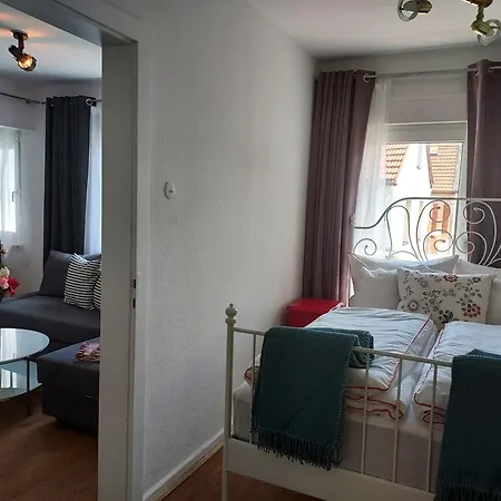 Daire Apartmenthaus Schlosspark