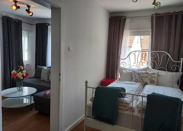 Daire Apartmenthaus Schlosspark
